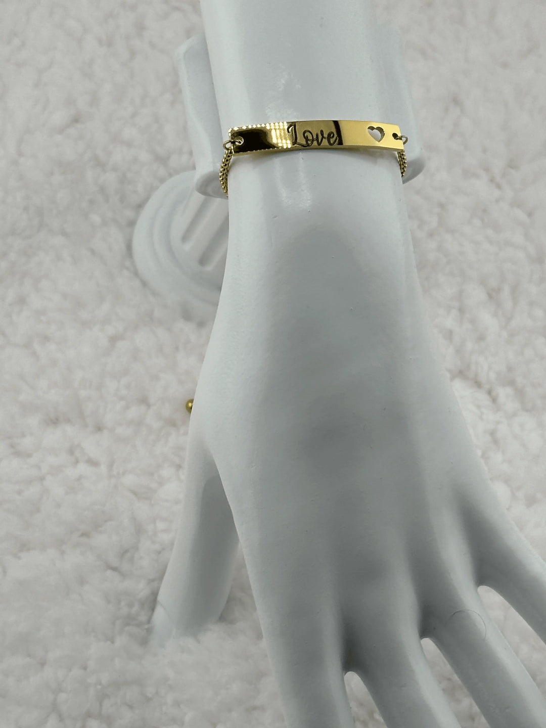 Elegant Adjustable Curved Bar Bracelet with Heart in 18K Gold PVD Stainless Steel
